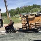"Отец, слышышь, рубит — а я отвожу"